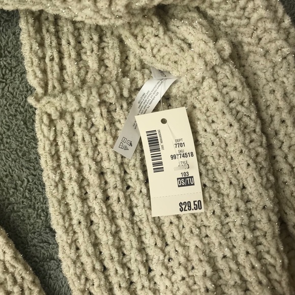 Aeropostale Sparkle Infinity’s scarf - Picture 2 of 3